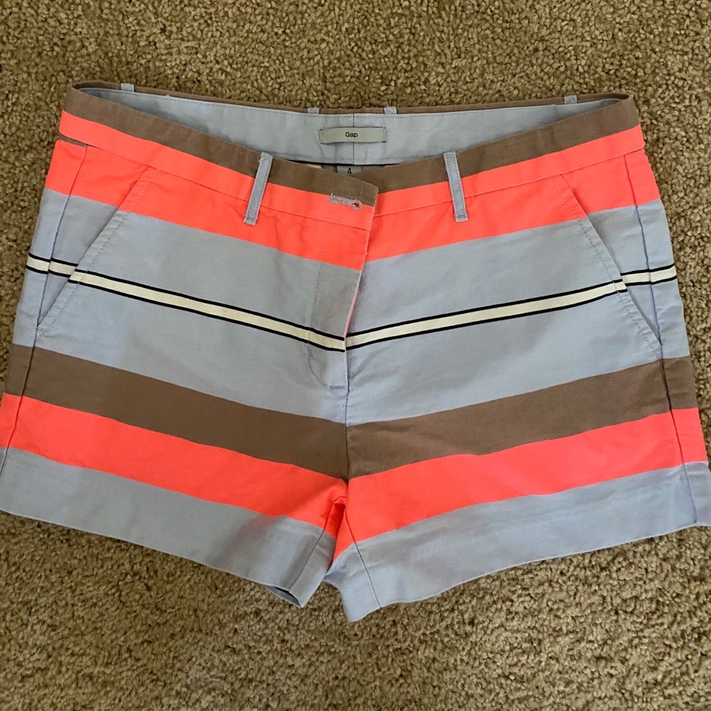 Women’s gap striped shorts - Picture 1 of 1